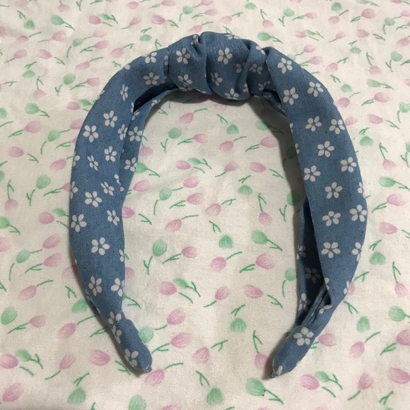 NWOT GAP Chambray Knotted Denim Headband Blue White Floral - Picture 1 of 3